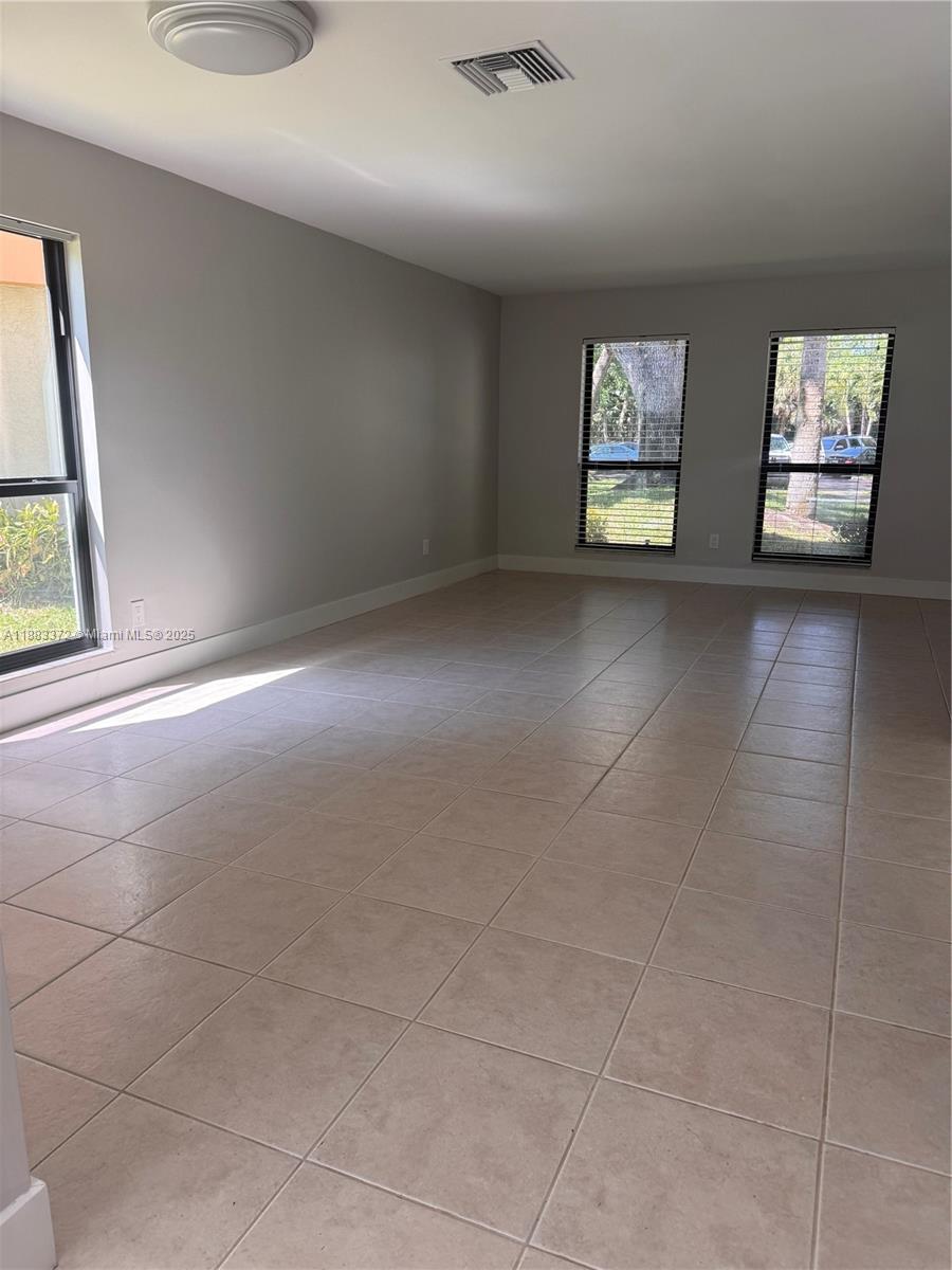SANDTREE - Residential Lease