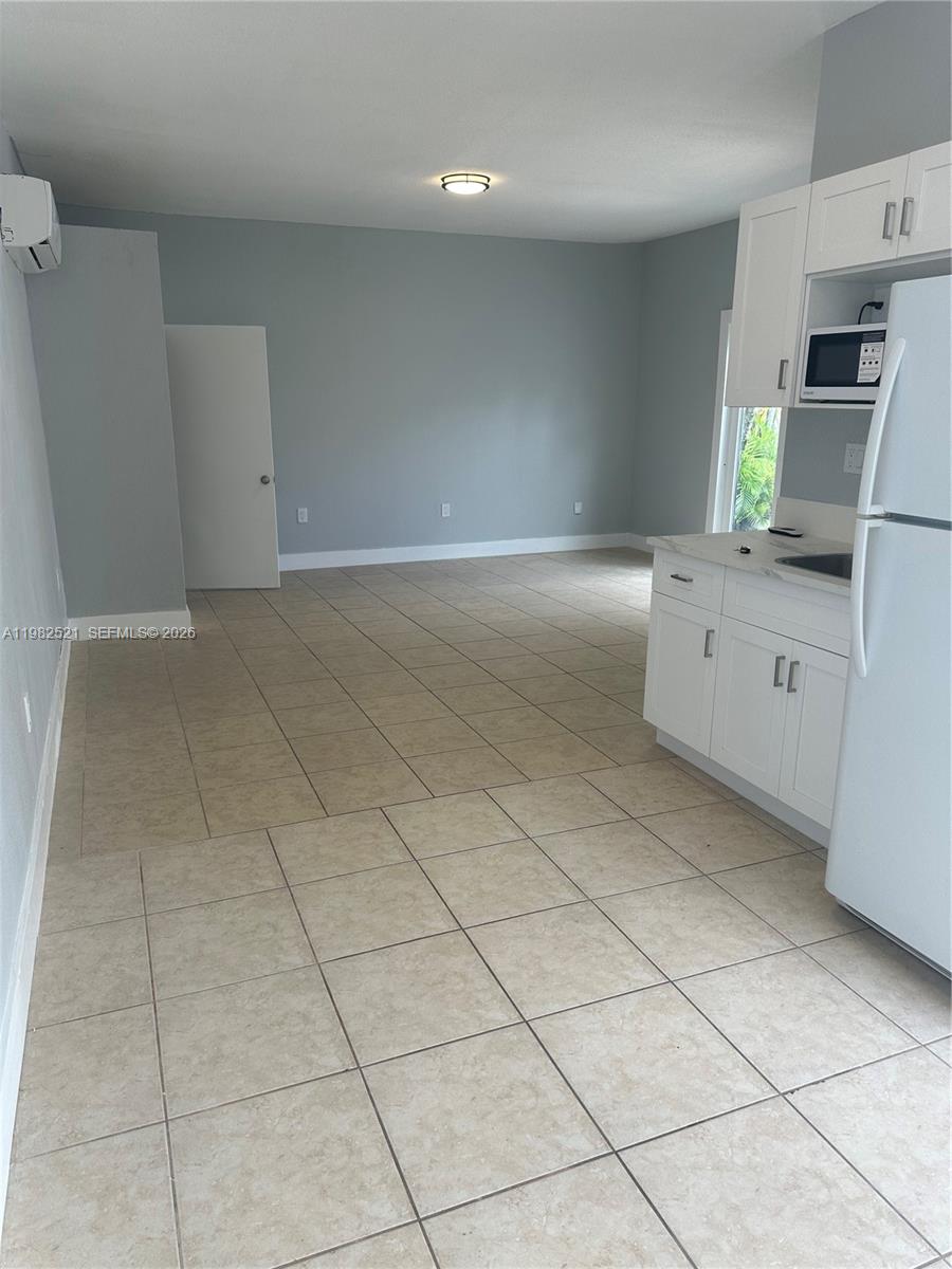 WESTWOOD LAKE 1ST ADDN - Residential Lease