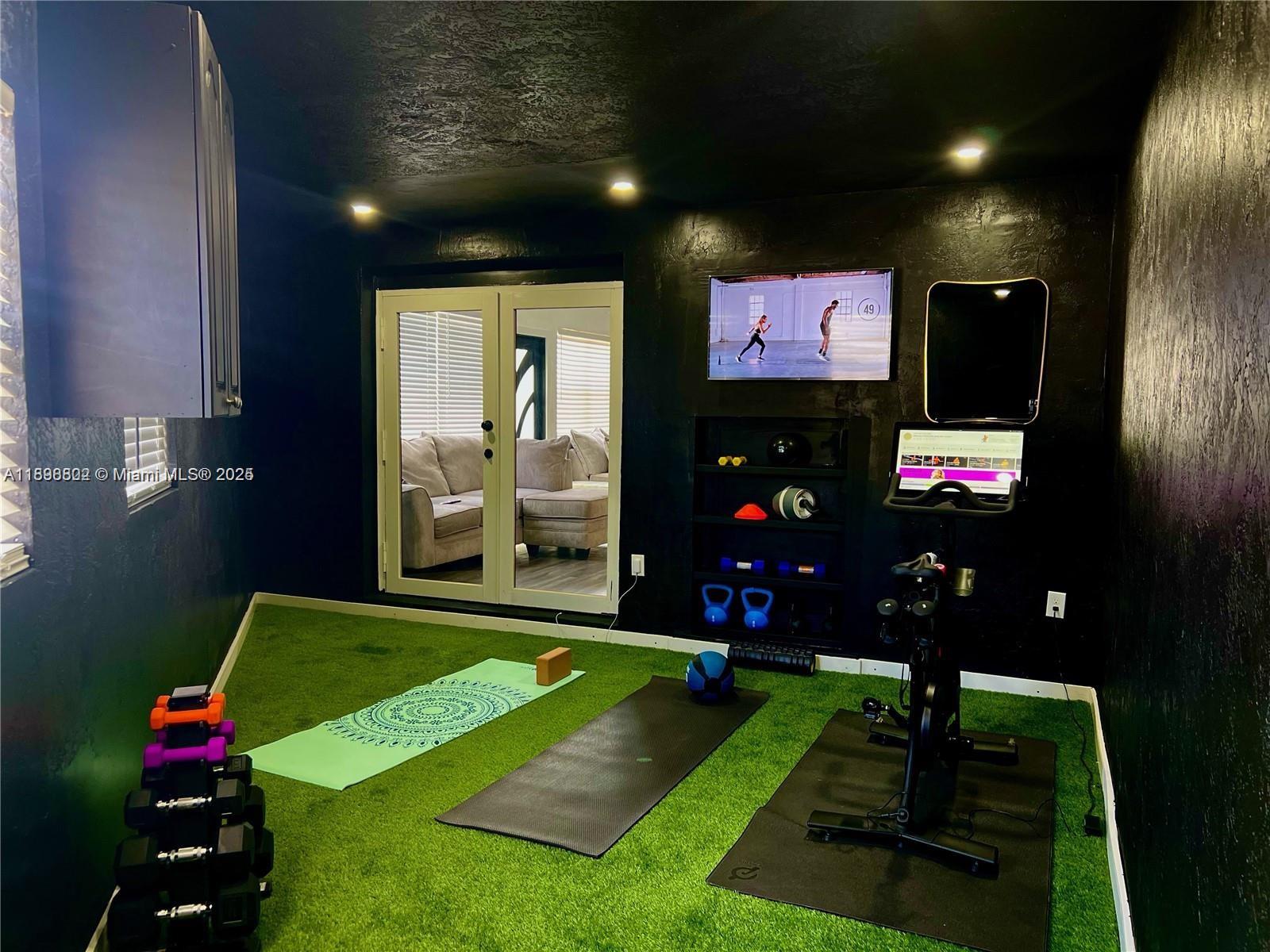 MIAMI GARDENS ESTATES SEC - Residential