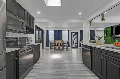 3325 SW 59th Ter West Park FL 33023