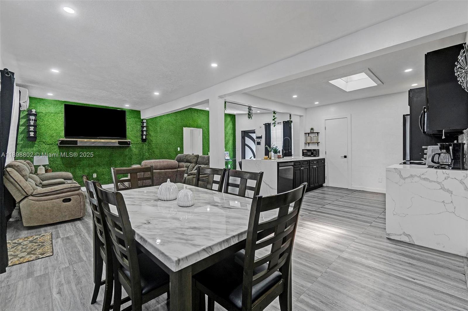 MIAMI GARDENS ESTATES SEC - Residential