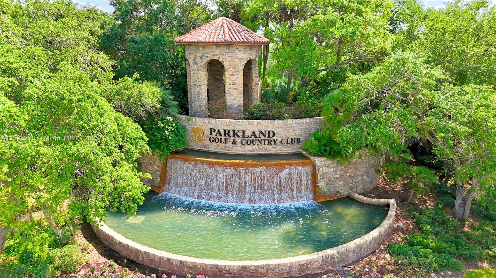 PARKLAND GOLF & COUNTRY - Residential