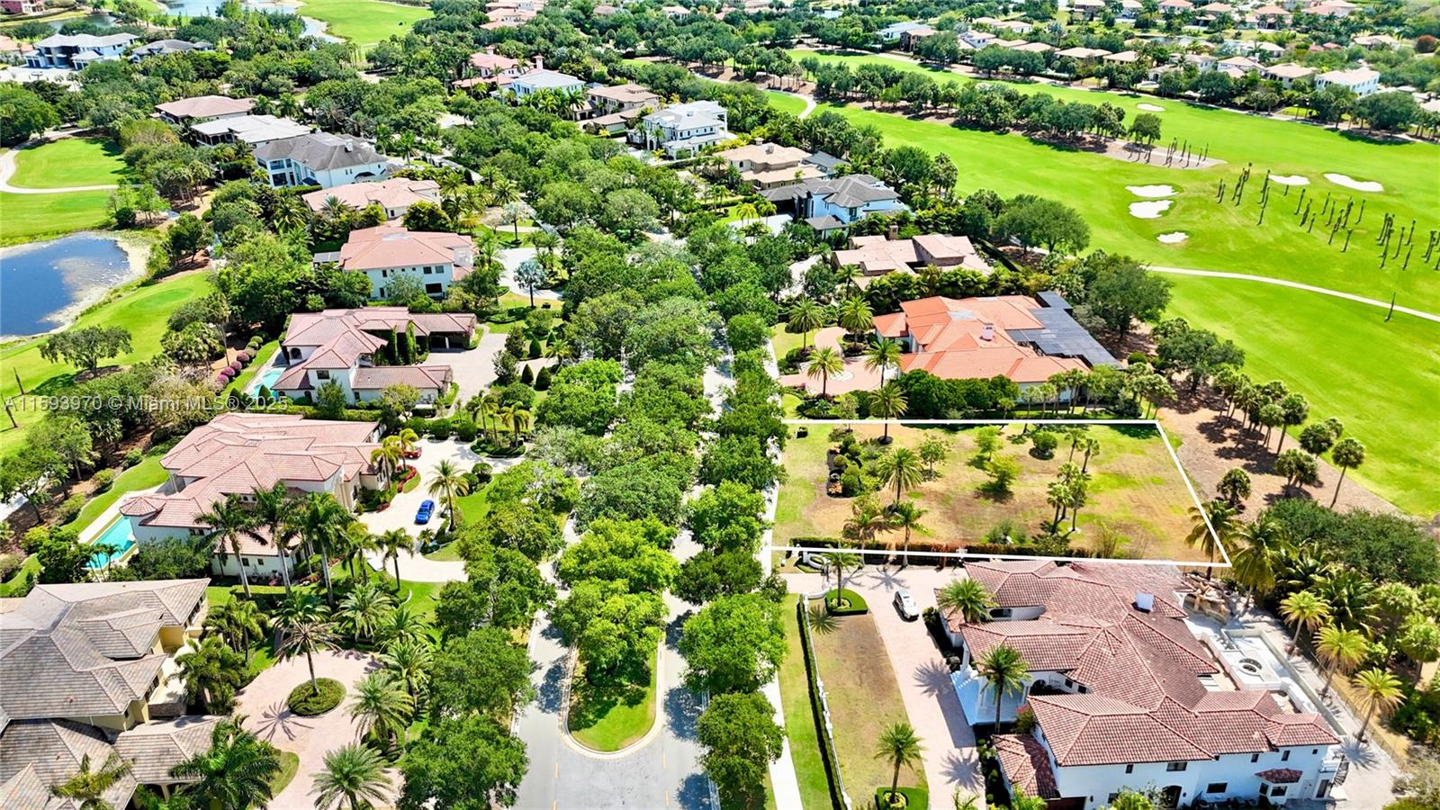 PARKLAND GOLF & COUNTRY - Residential