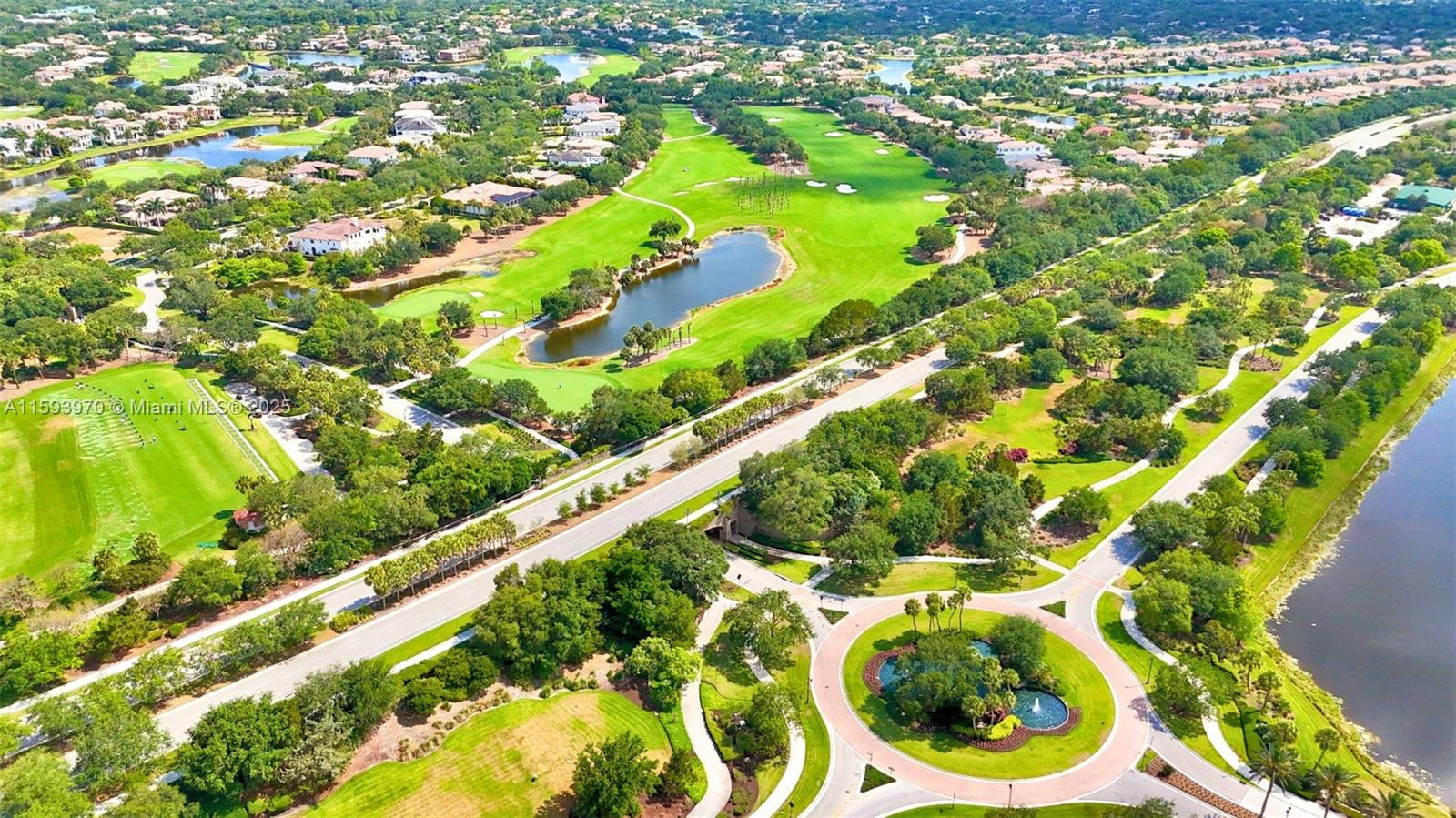 PARKLAND GOLF & COUNTRY - Residential