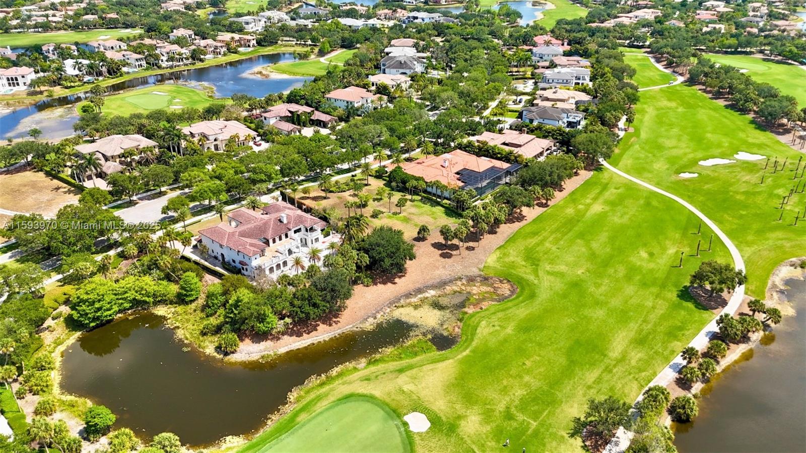 PARKLAND GOLF & COUNTRY - Residential