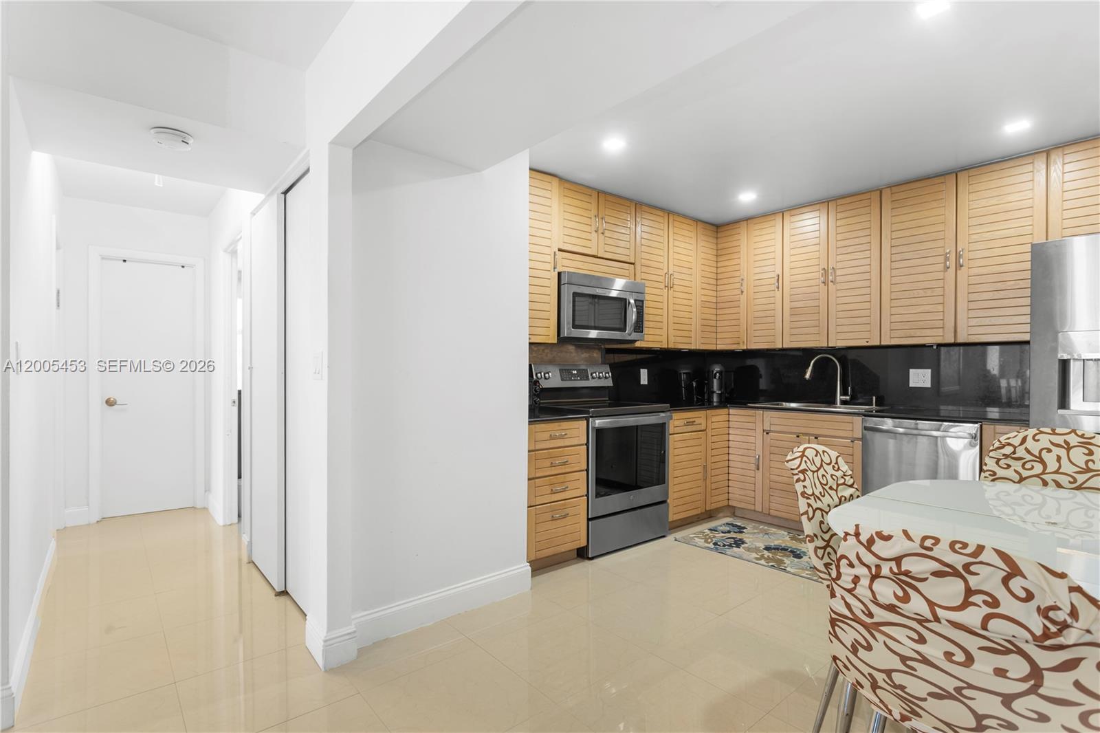 QUADOMAIN TOWER I AND IV - Residential