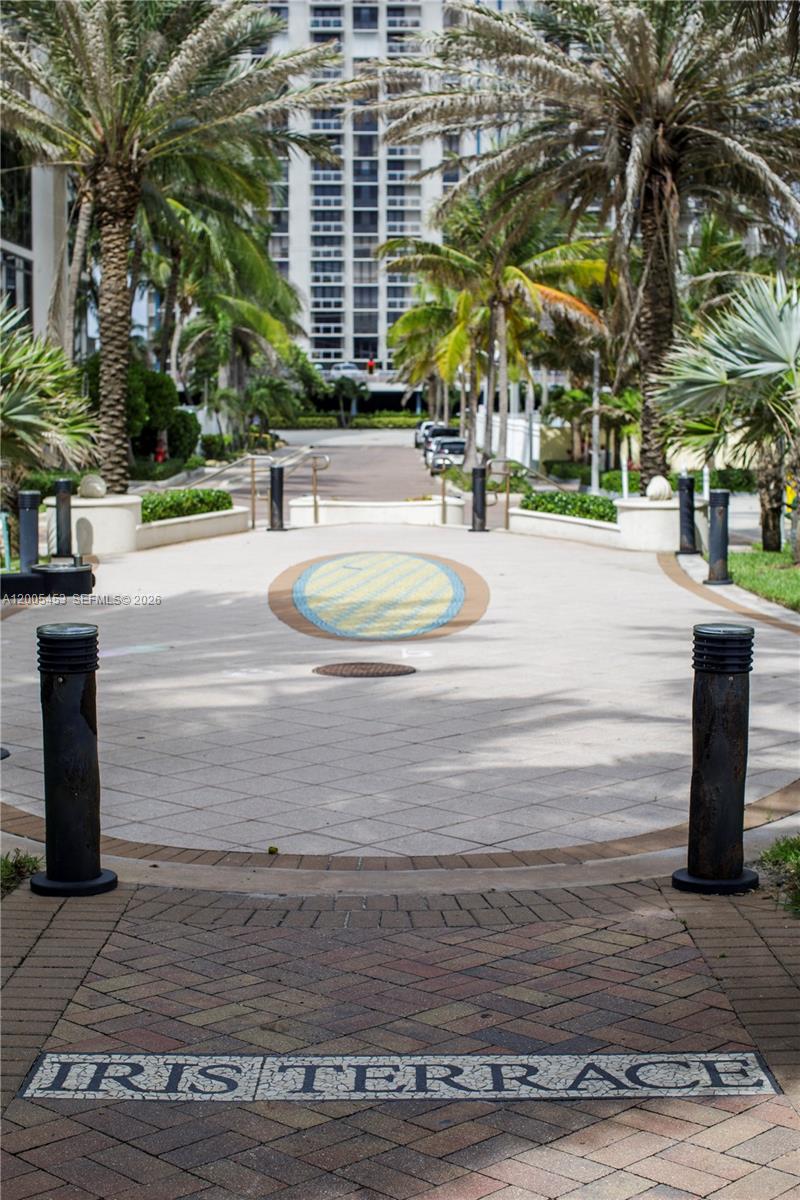 QUADOMAIN TOWER I AND IV - Residential