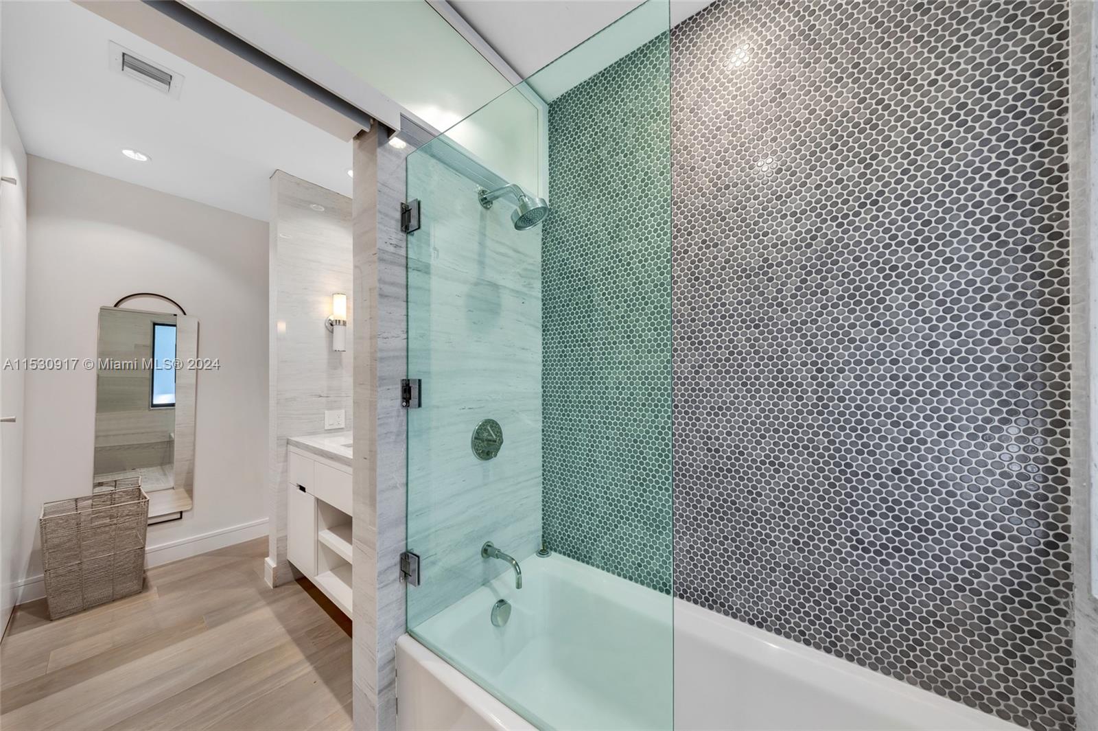 SNAPPER CREEK LAKES SUB - Residential