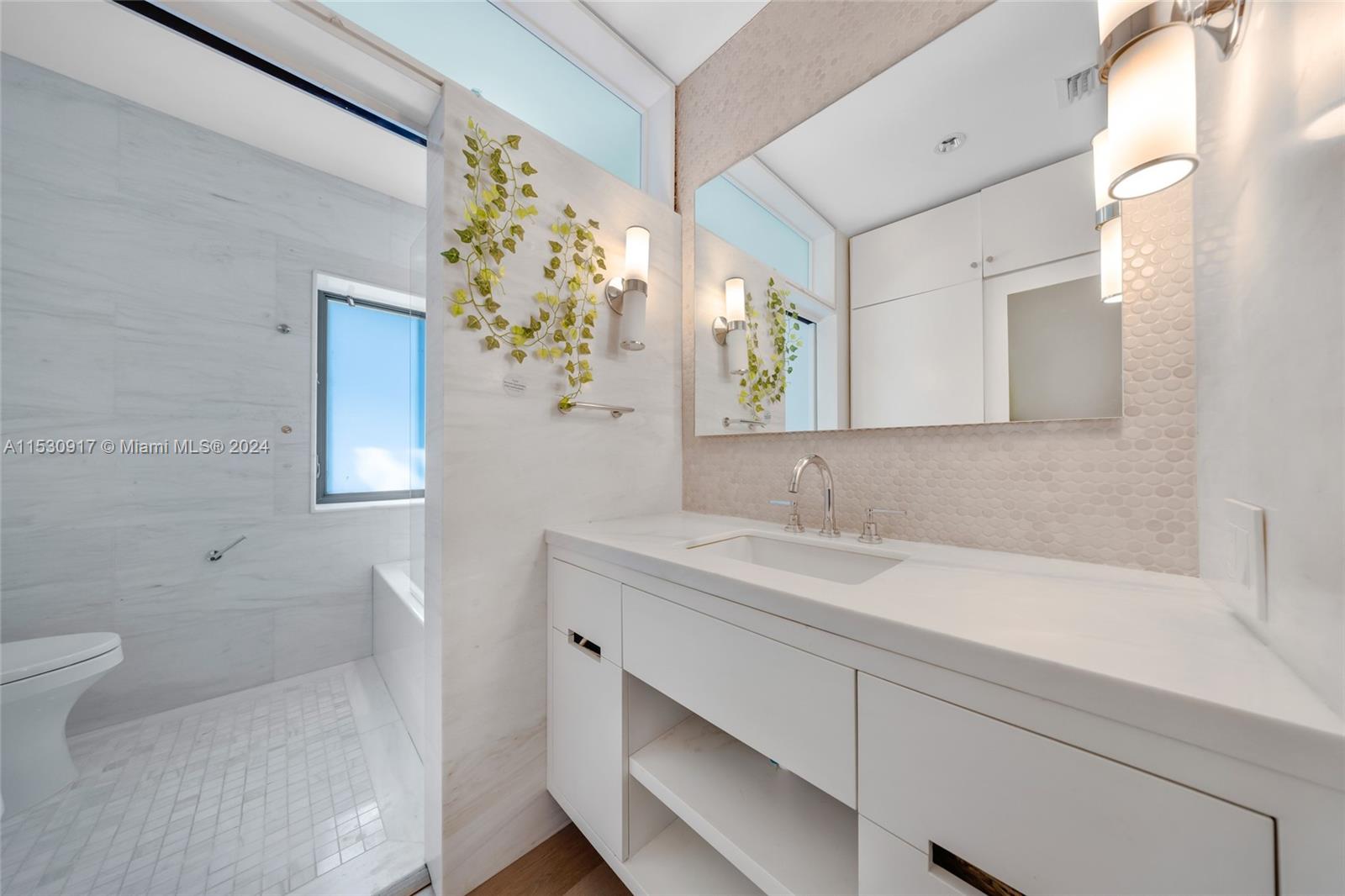 SNAPPER CREEK LAKES SUB - Residential