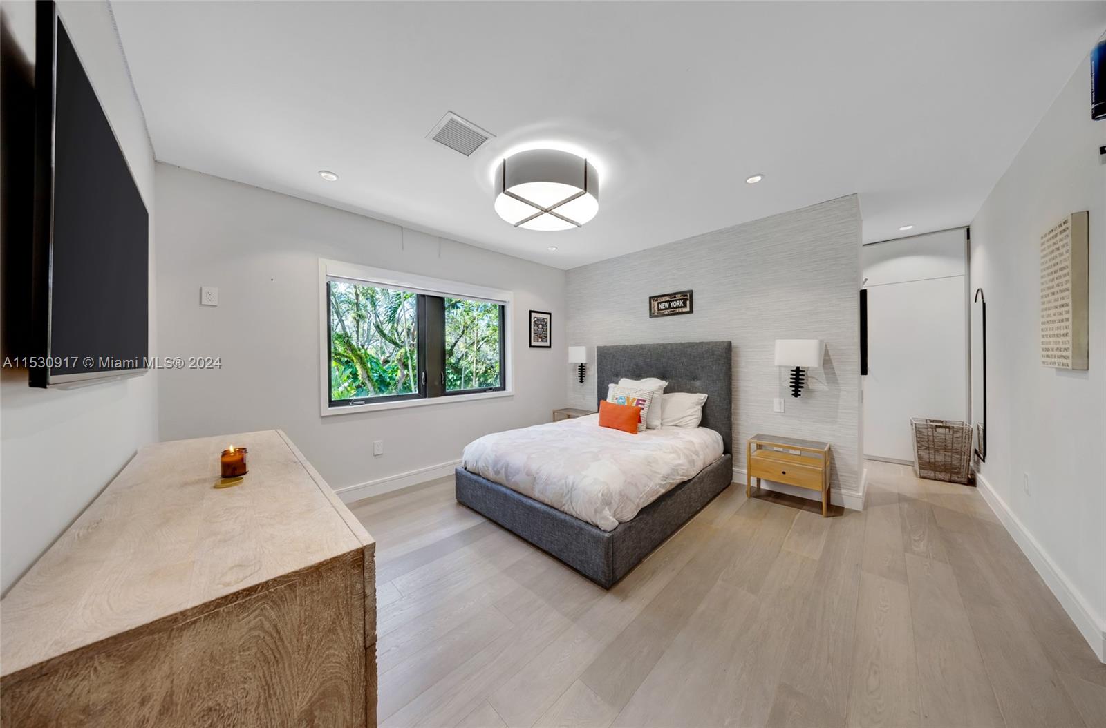 SNAPPER CREEK LAKES SUB - Residential