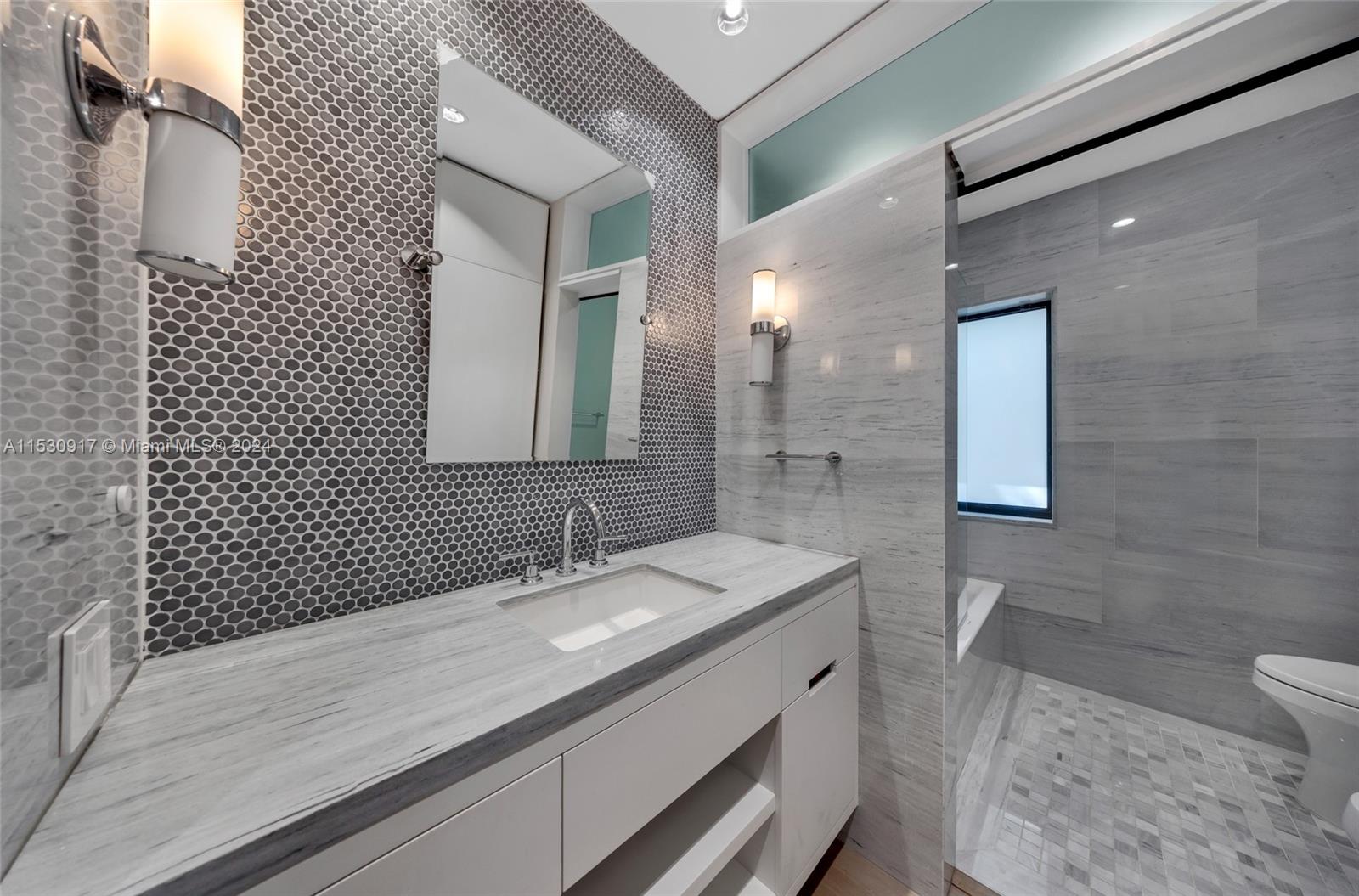 SNAPPER CREEK LAKES SUB - Residential