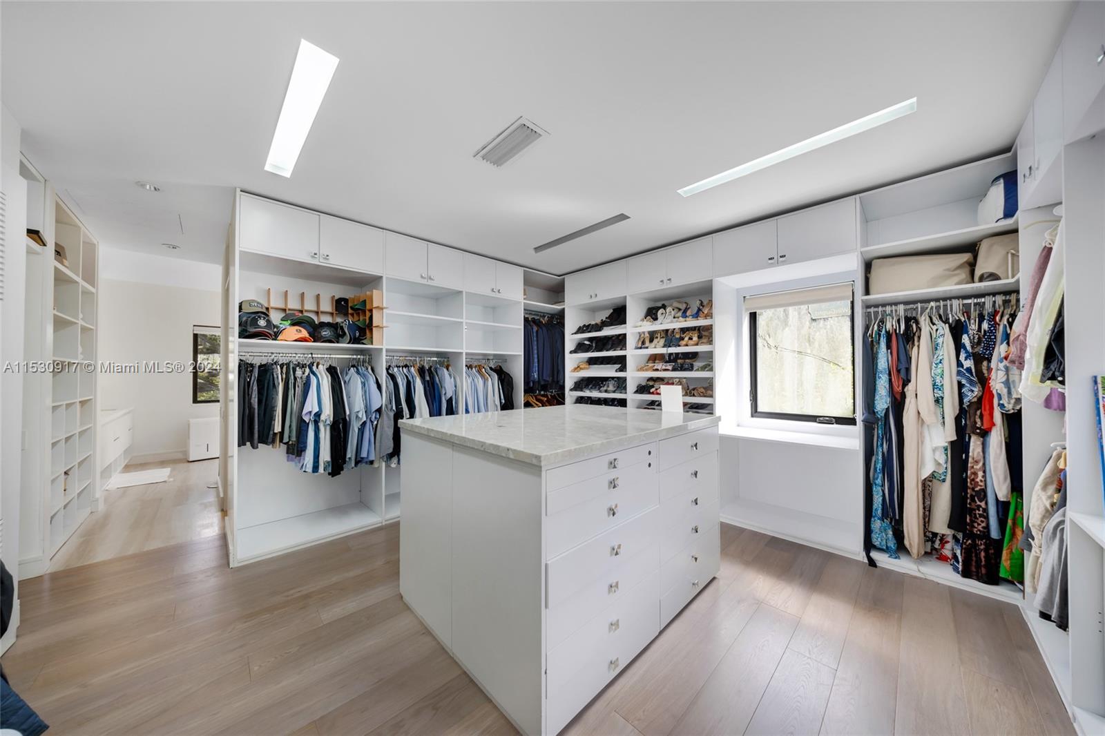 SNAPPER CREEK LAKES SUB - Residential