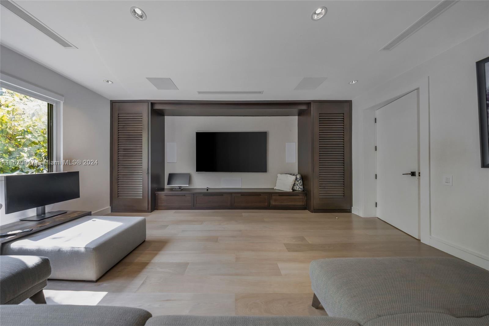 SNAPPER CREEK LAKES SUB - Residential