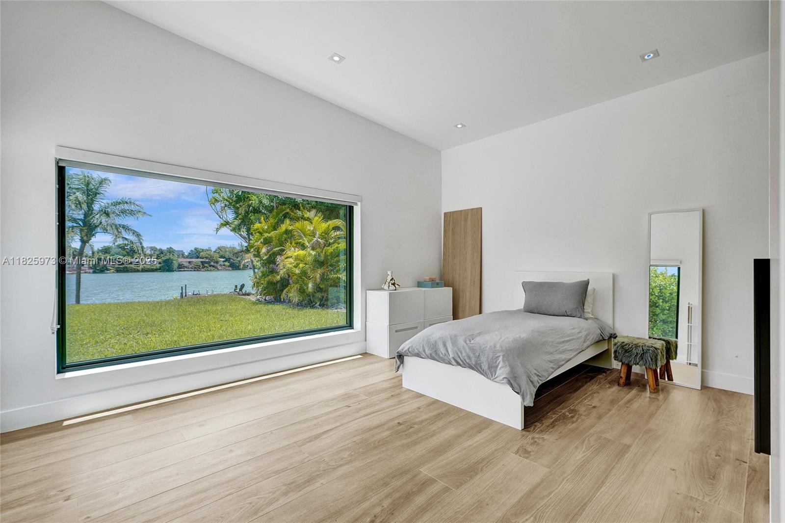 SKY LAKE - Residential