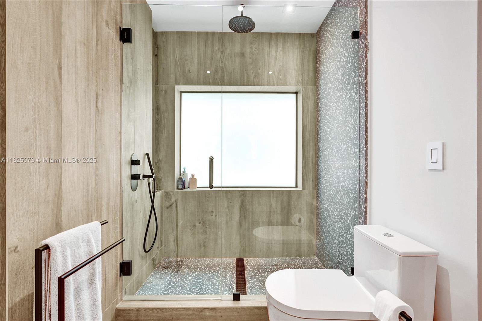 SKY LAKE - Residential