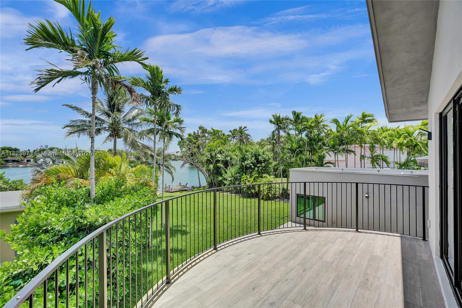 SKY LAKE - Residential