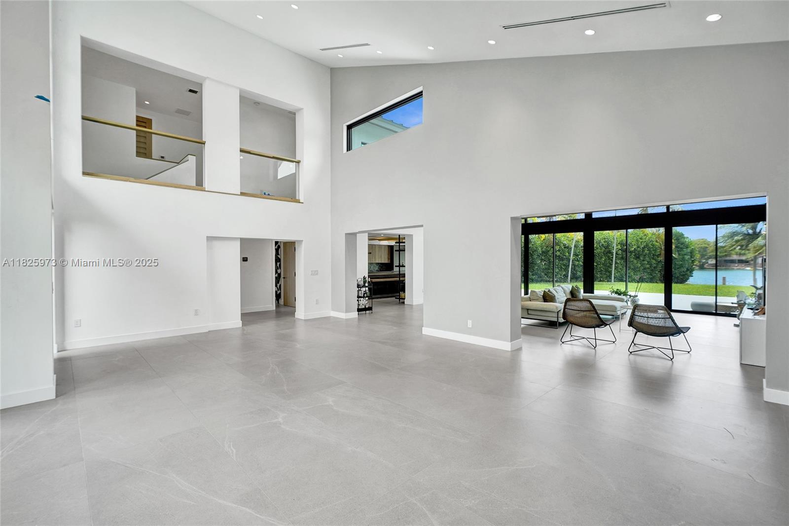 SKY LAKE - Residential