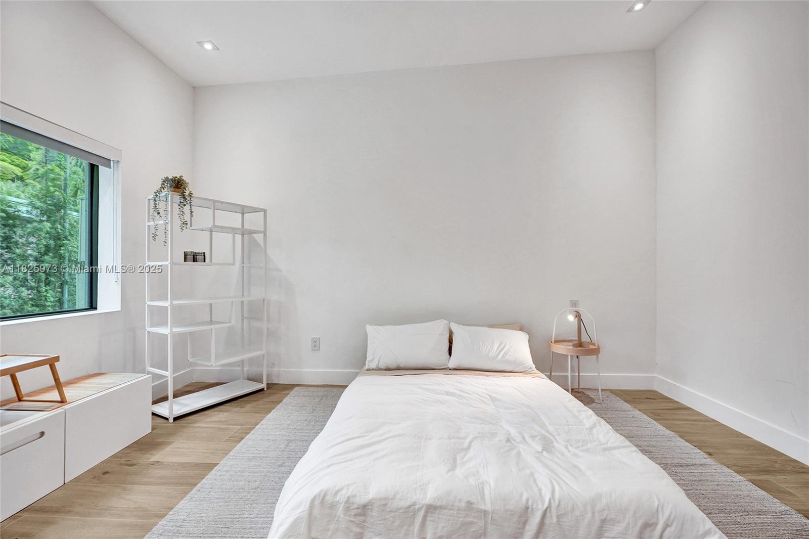 SKY LAKE - Residential