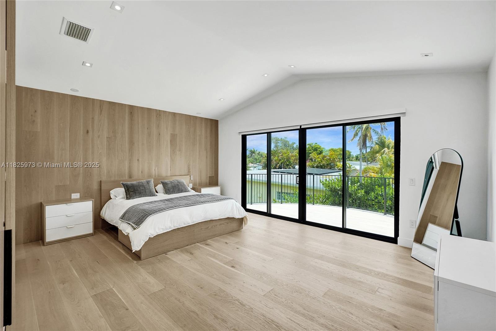 SKY LAKE - Residential