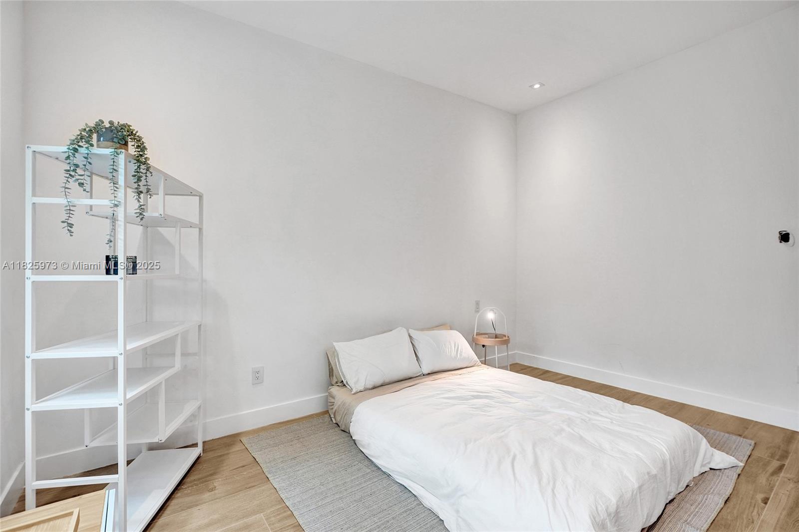 SKY LAKE - Residential