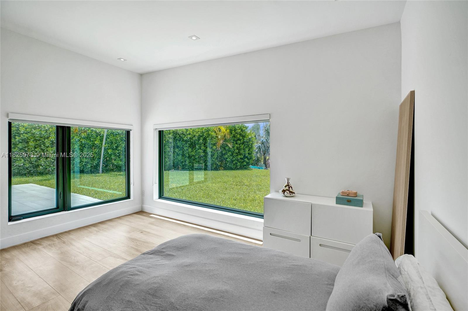 SKY LAKE - Residential