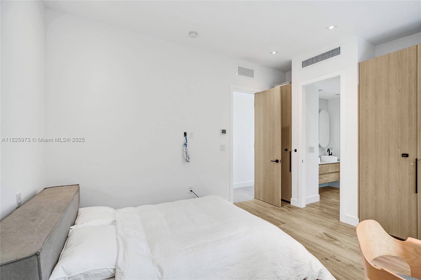 SKY LAKE - Residential