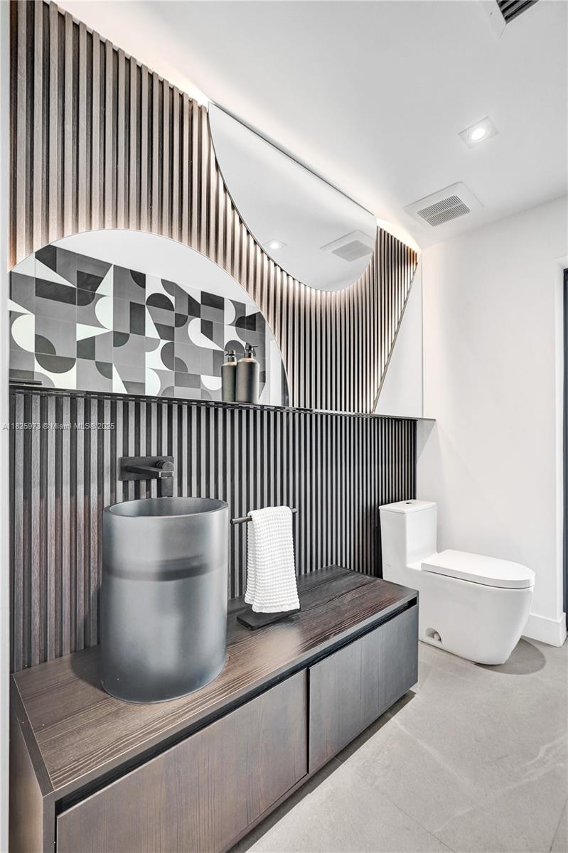 SKY LAKE - Residential