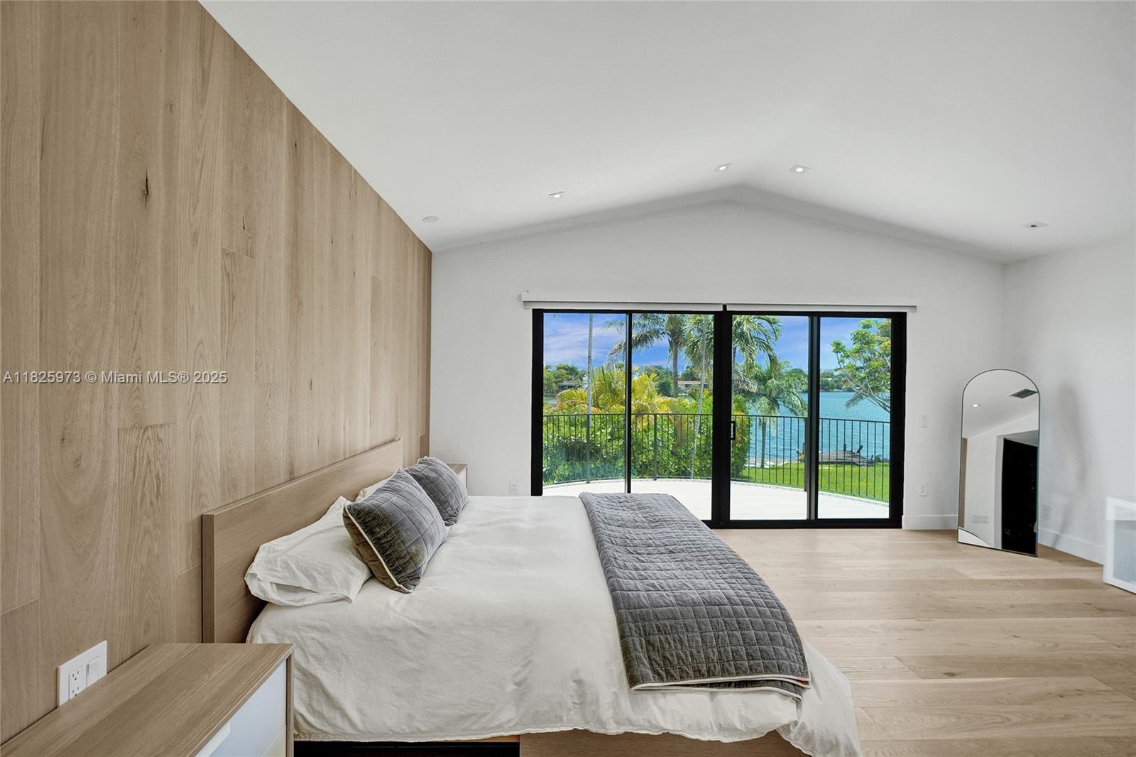 SKY LAKE - Residential