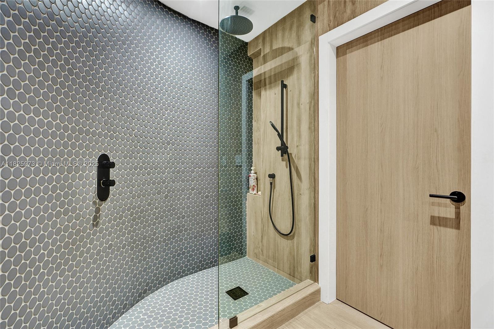 SKY LAKE - Residential