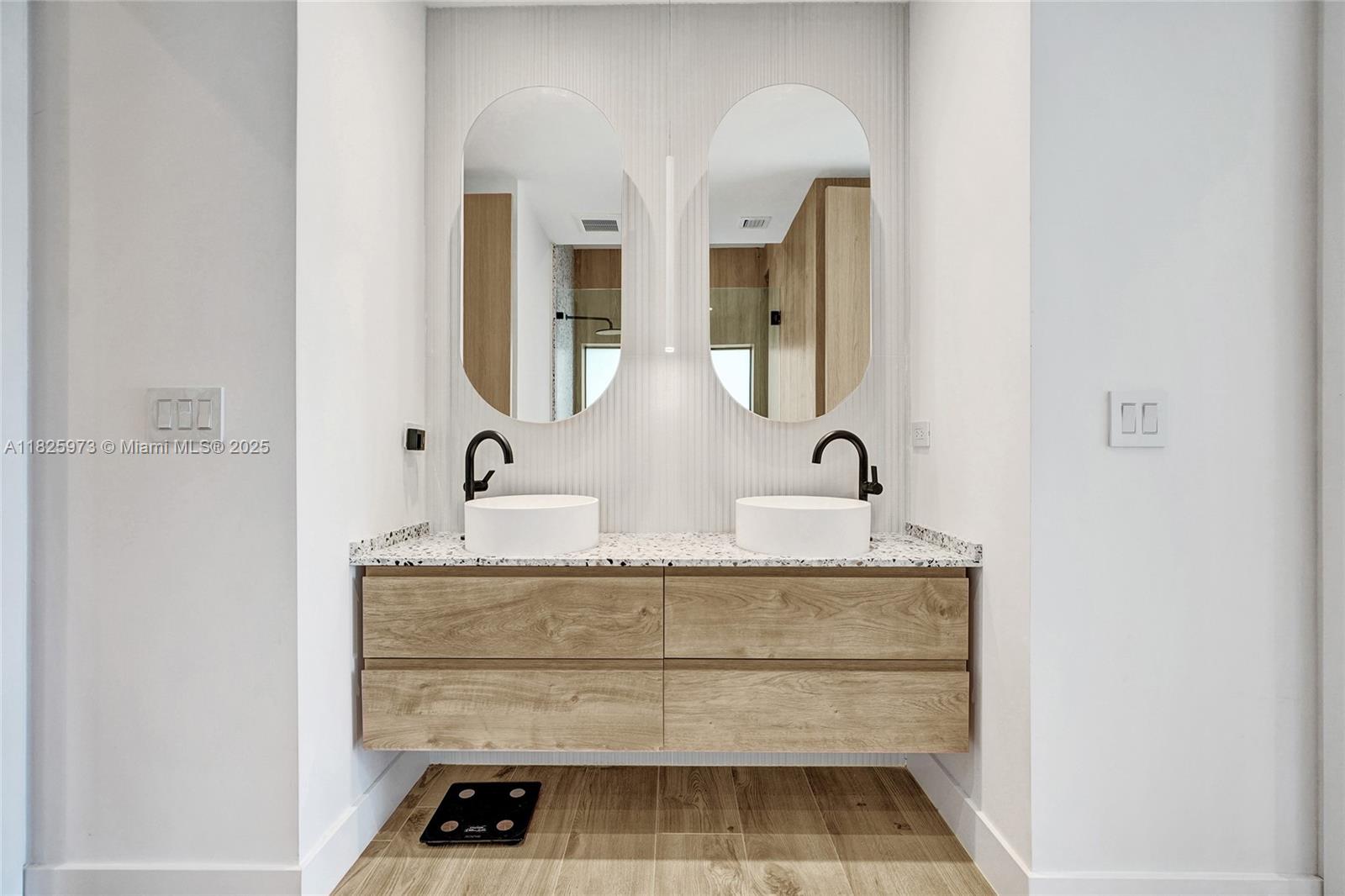 SKY LAKE - Residential