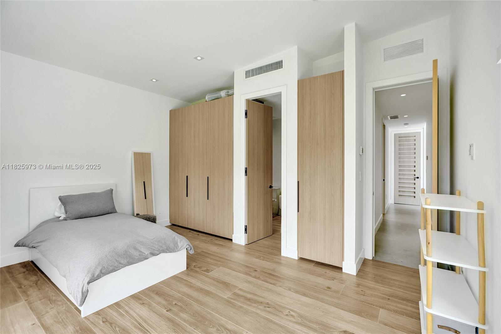 SKY LAKE - Residential