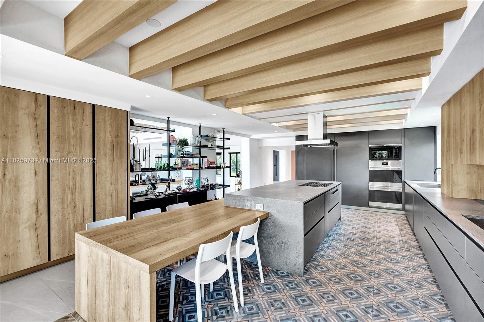 SKY LAKE - Residential