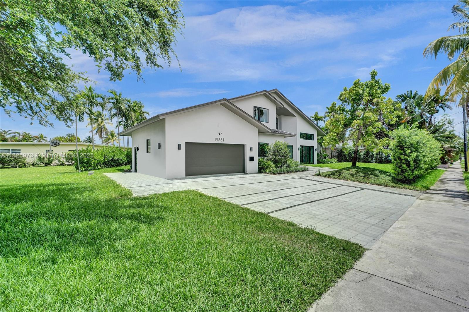 SKY LAKE - Residential