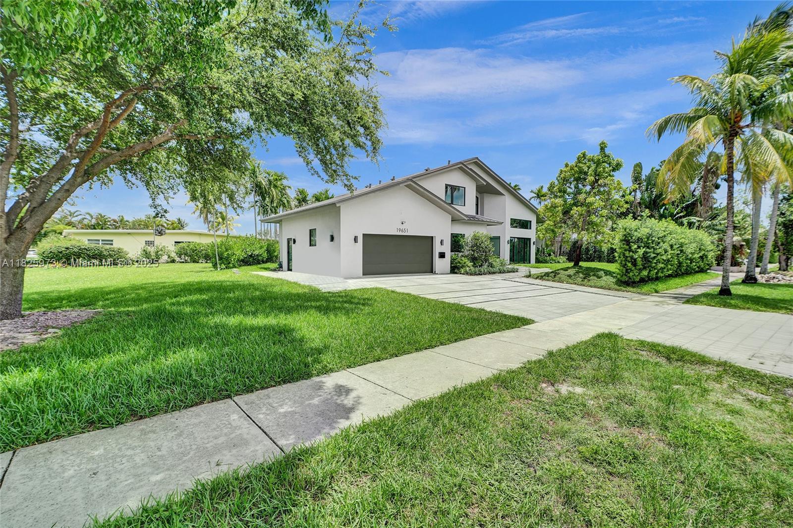 SKY LAKE - Residential