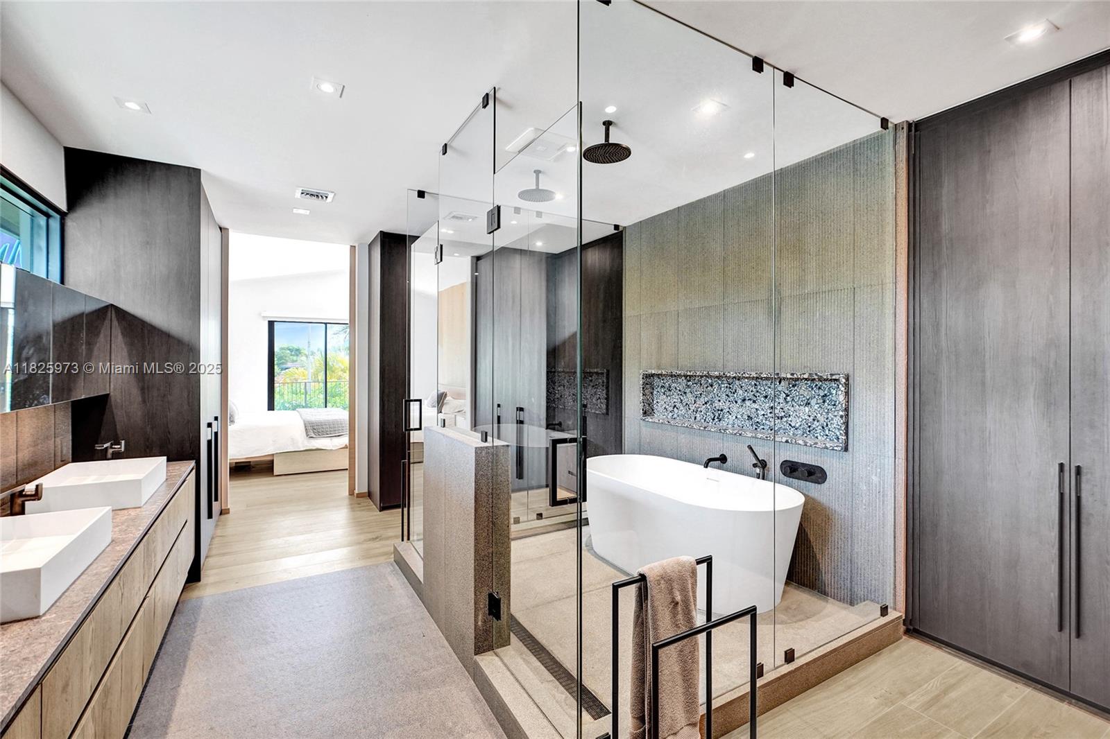 SKY LAKE - Residential