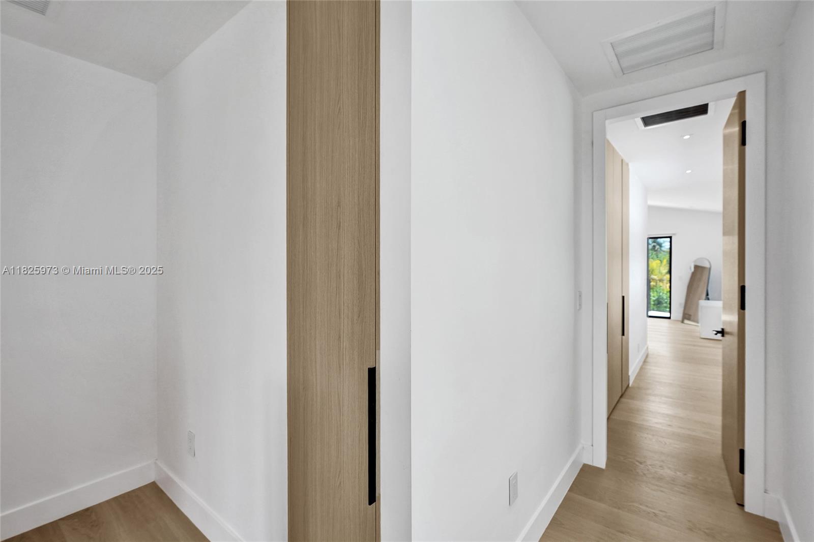 SKY LAKE - Residential