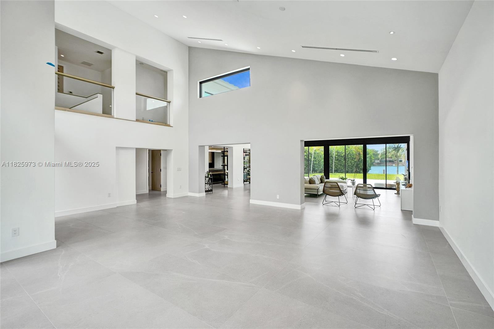 SKY LAKE - Residential