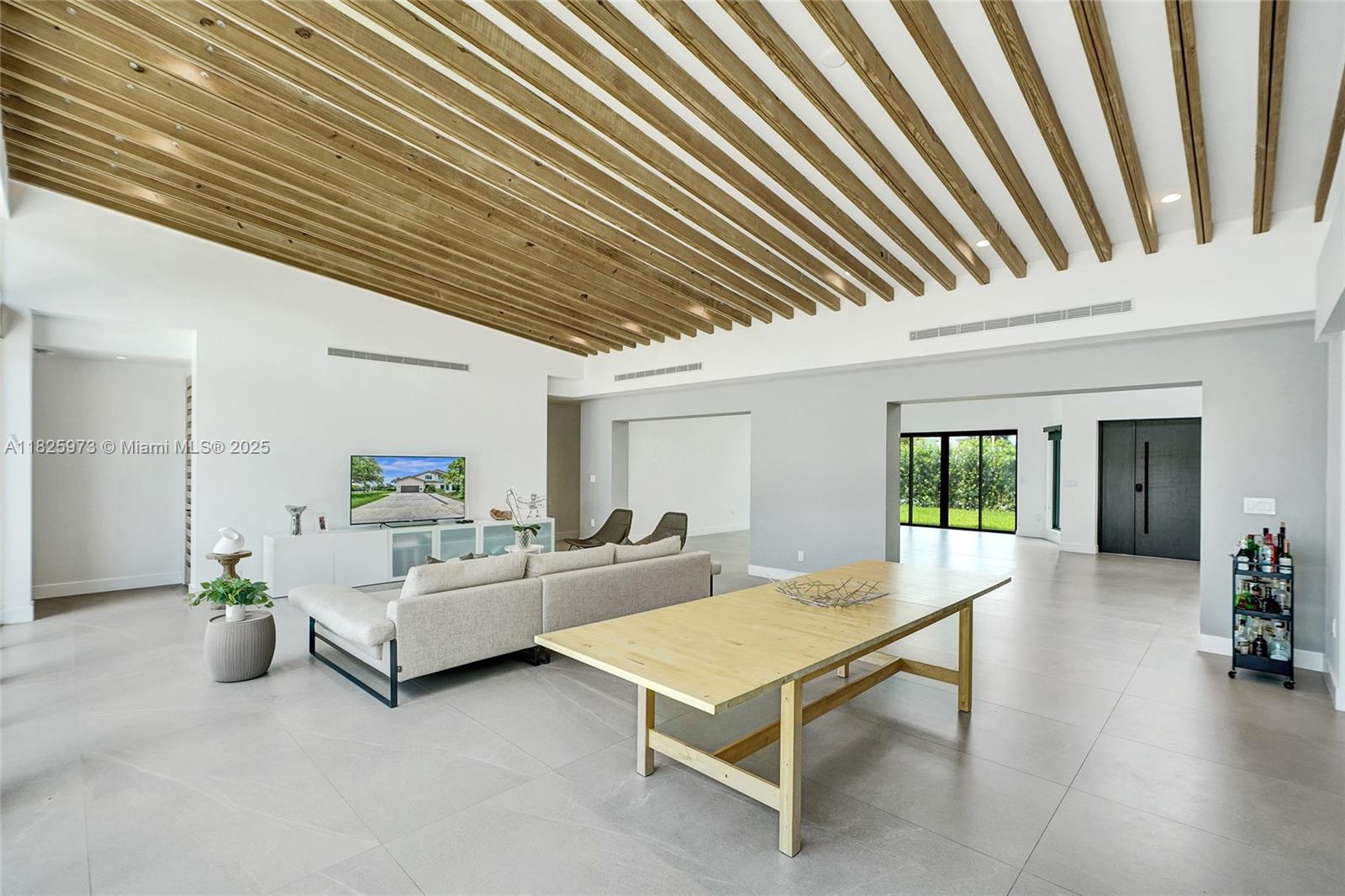 SKY LAKE - Residential