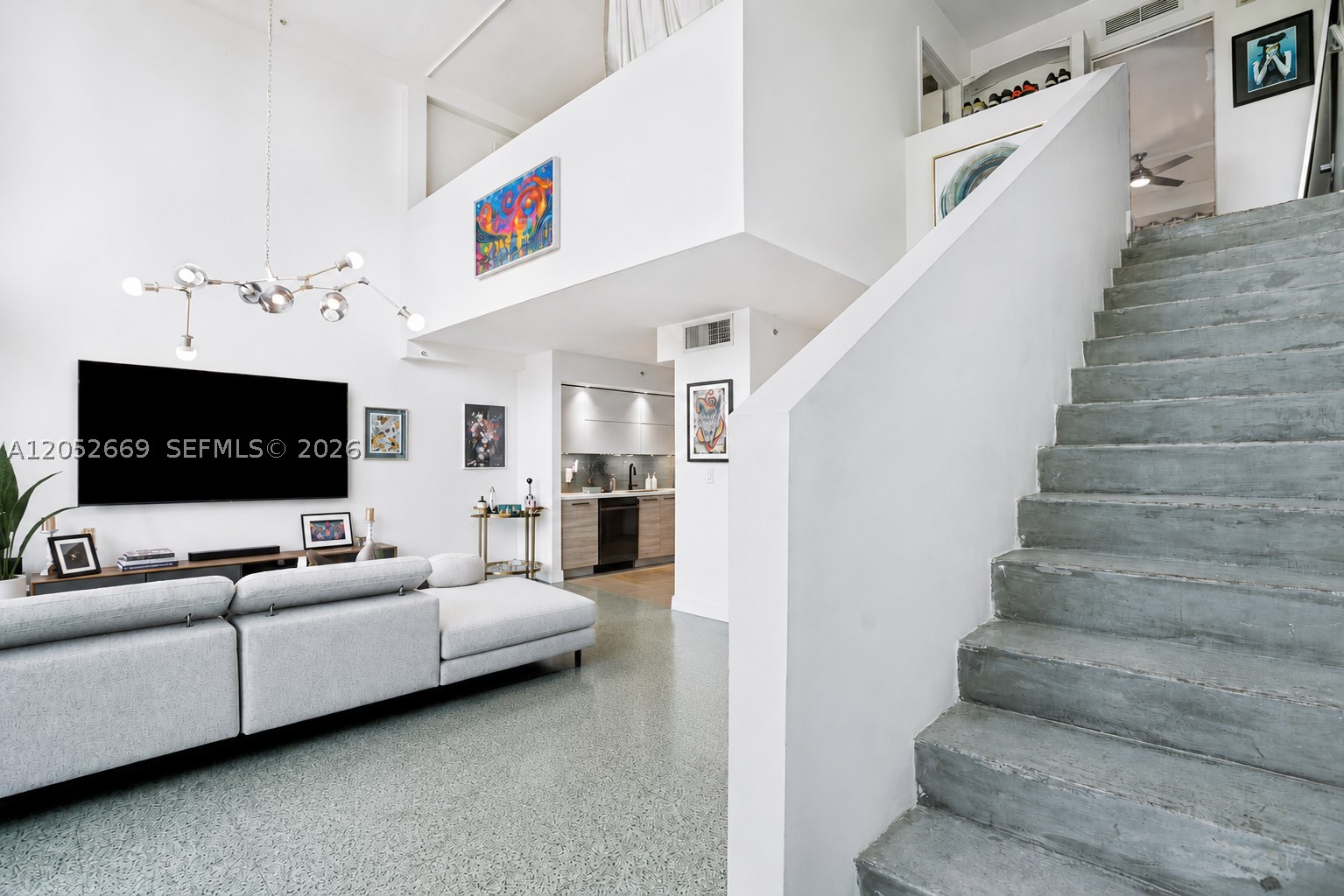 245 Michigan Ave LG-5