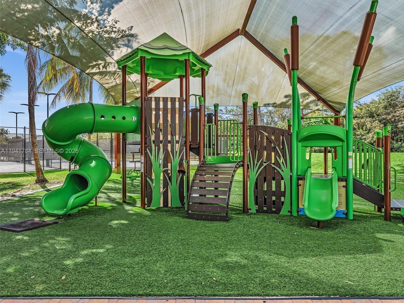 HERON BAY FOUR - Residential