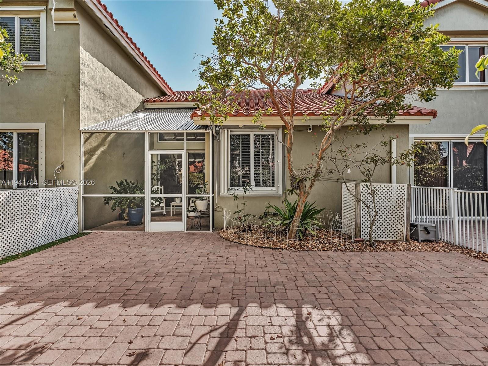 HERON BAY FOUR - Residential