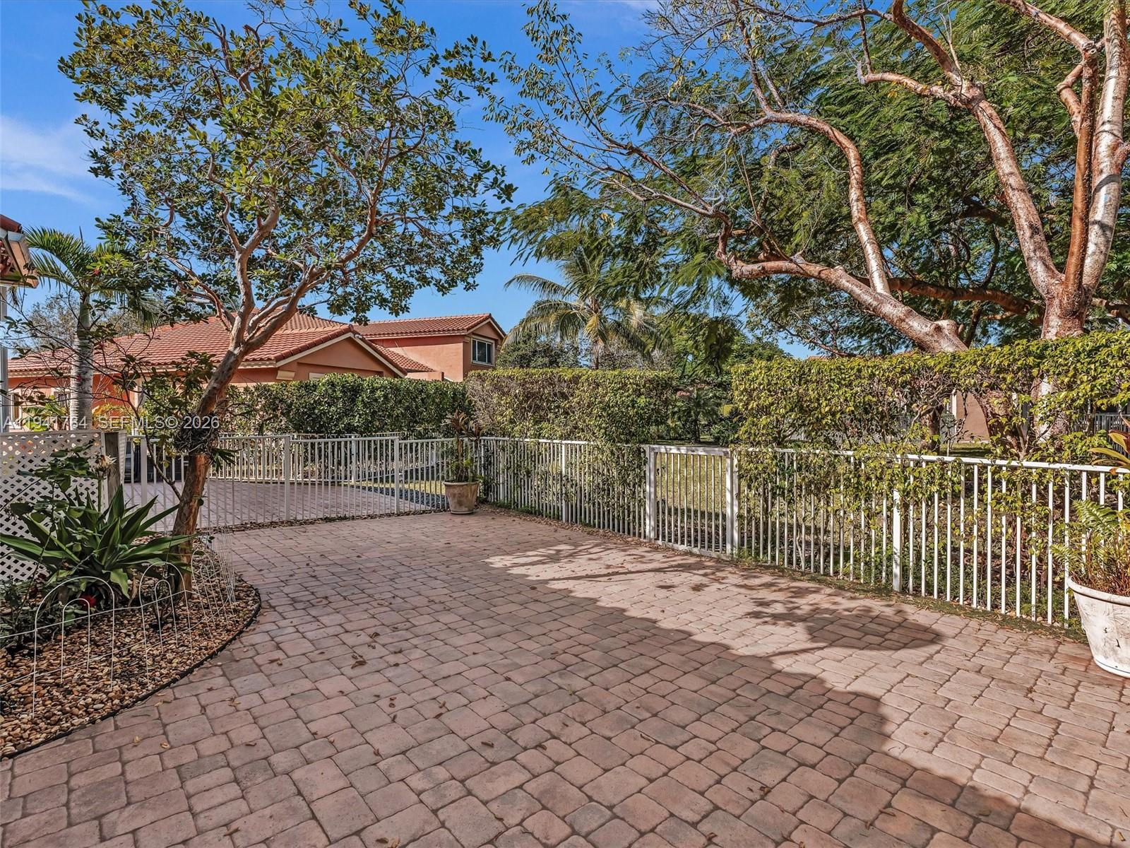 HERON BAY FOUR - Residential