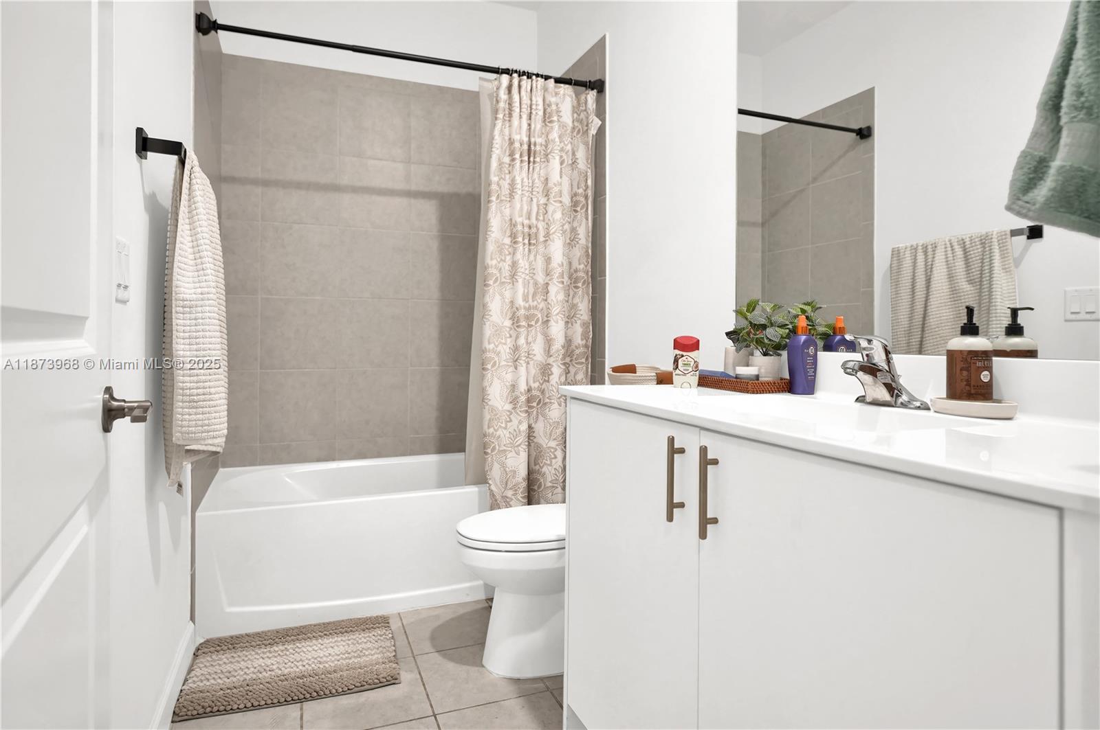 PARADISE PINES - Residential