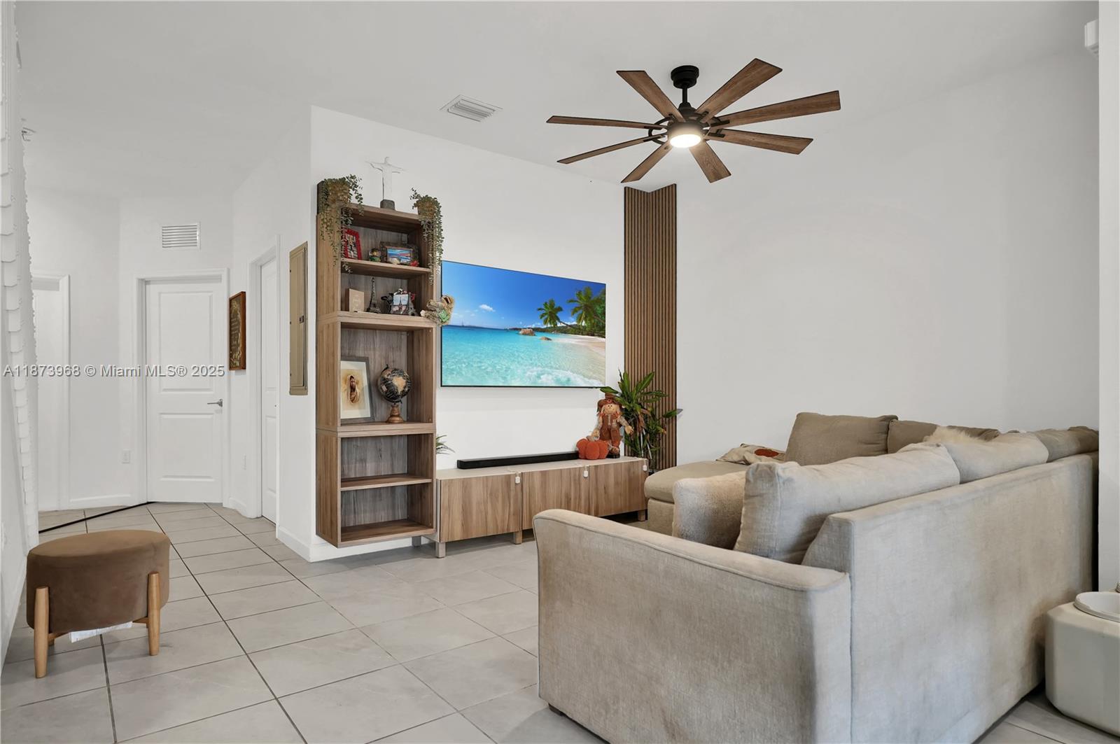 PARADISE PINES - Residential