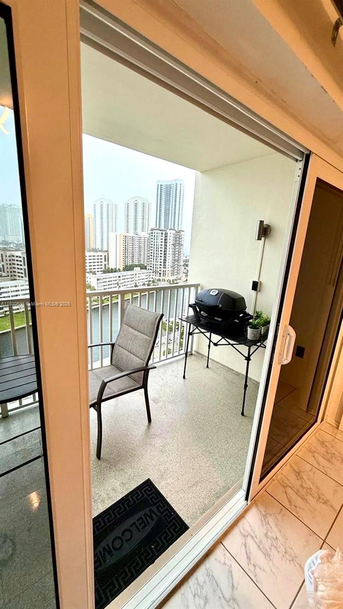 ARLEN HOUSE CONDO - Residential