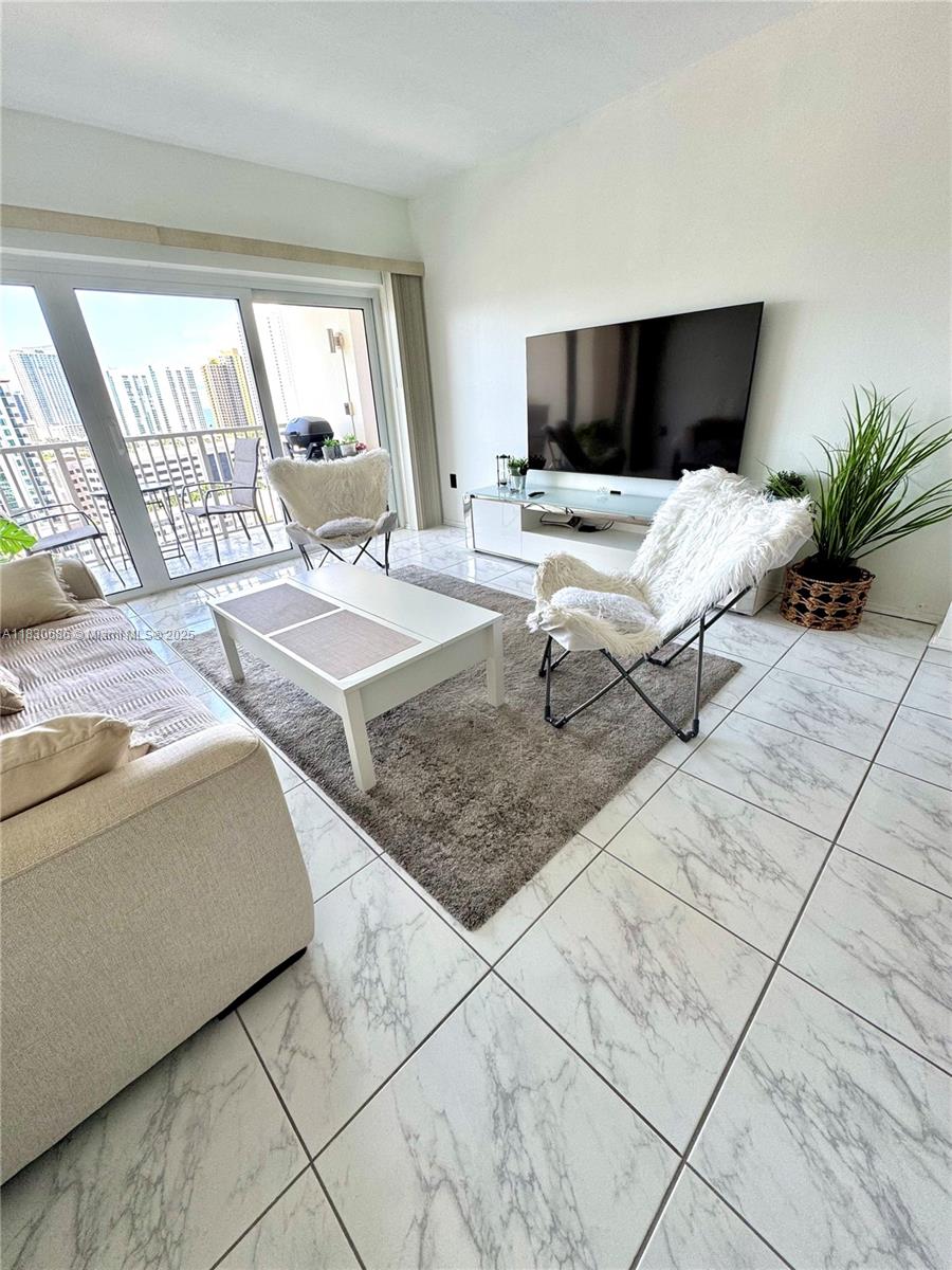 ARLEN HOUSE CONDO - Residential