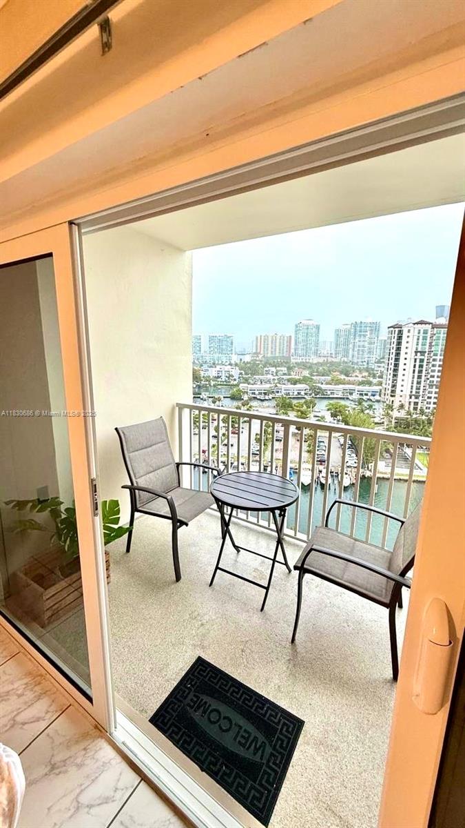 ARLEN HOUSE CONDO - Residential