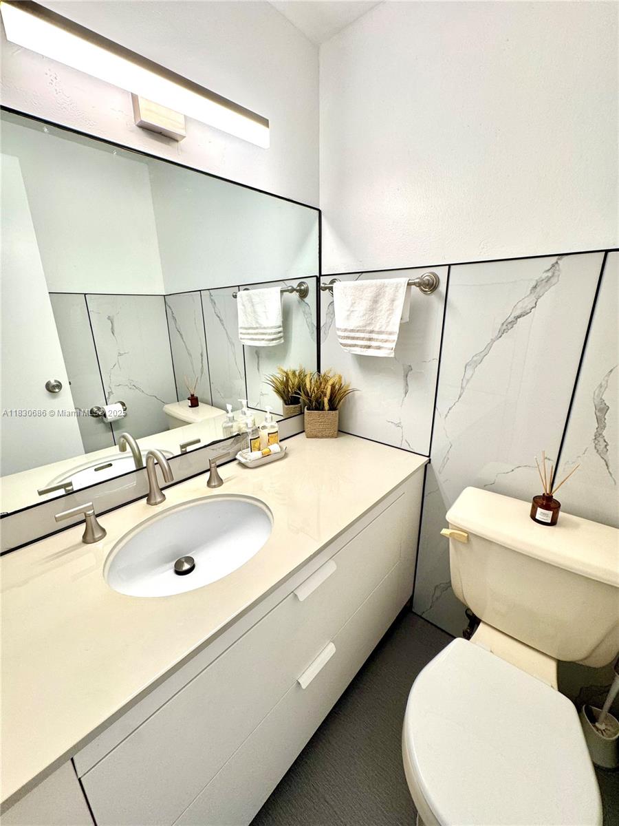 ARLEN HOUSE CONDO - Residential