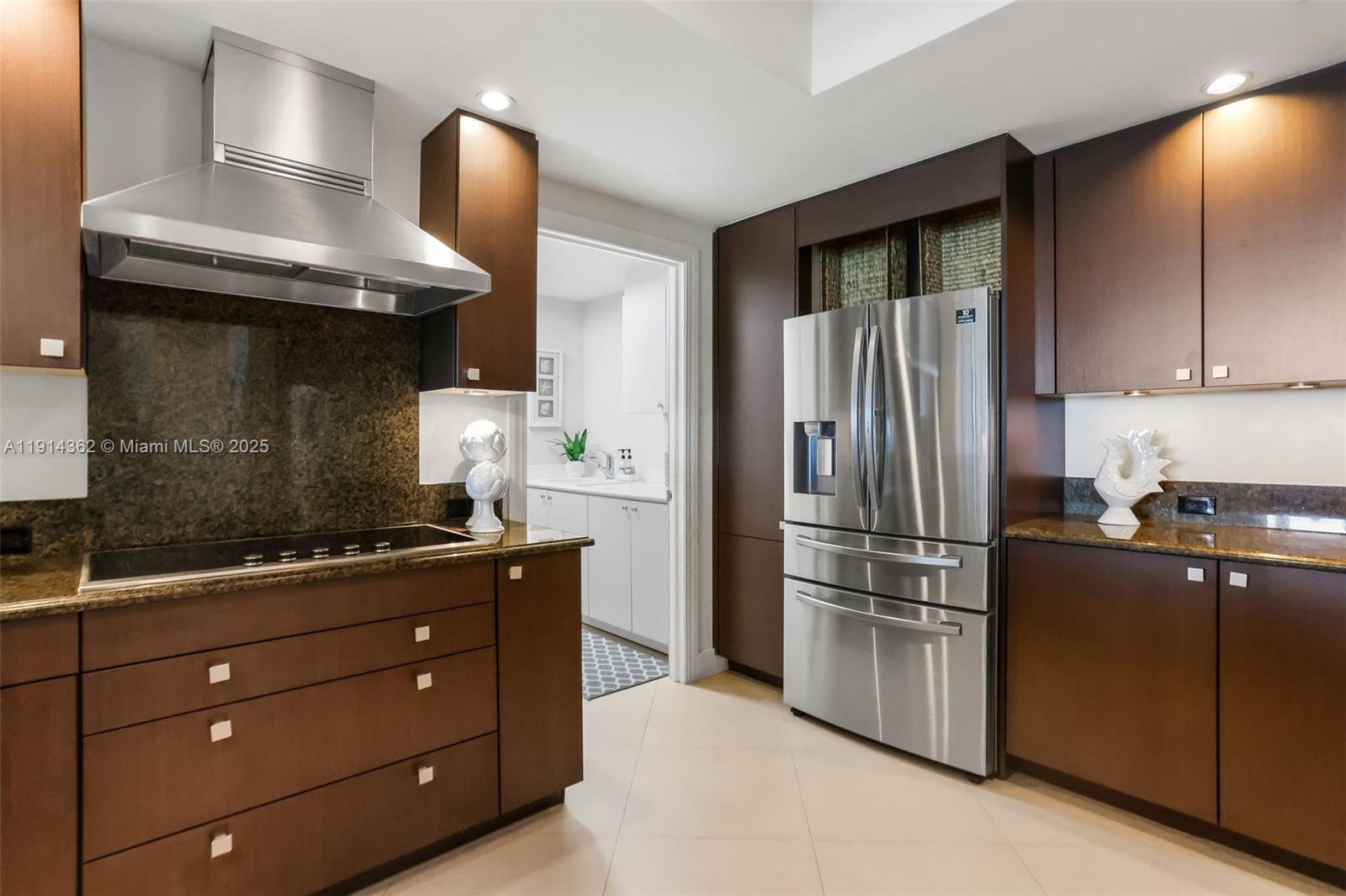 PLAZA AT OCEANSIDE (THE) - Residential