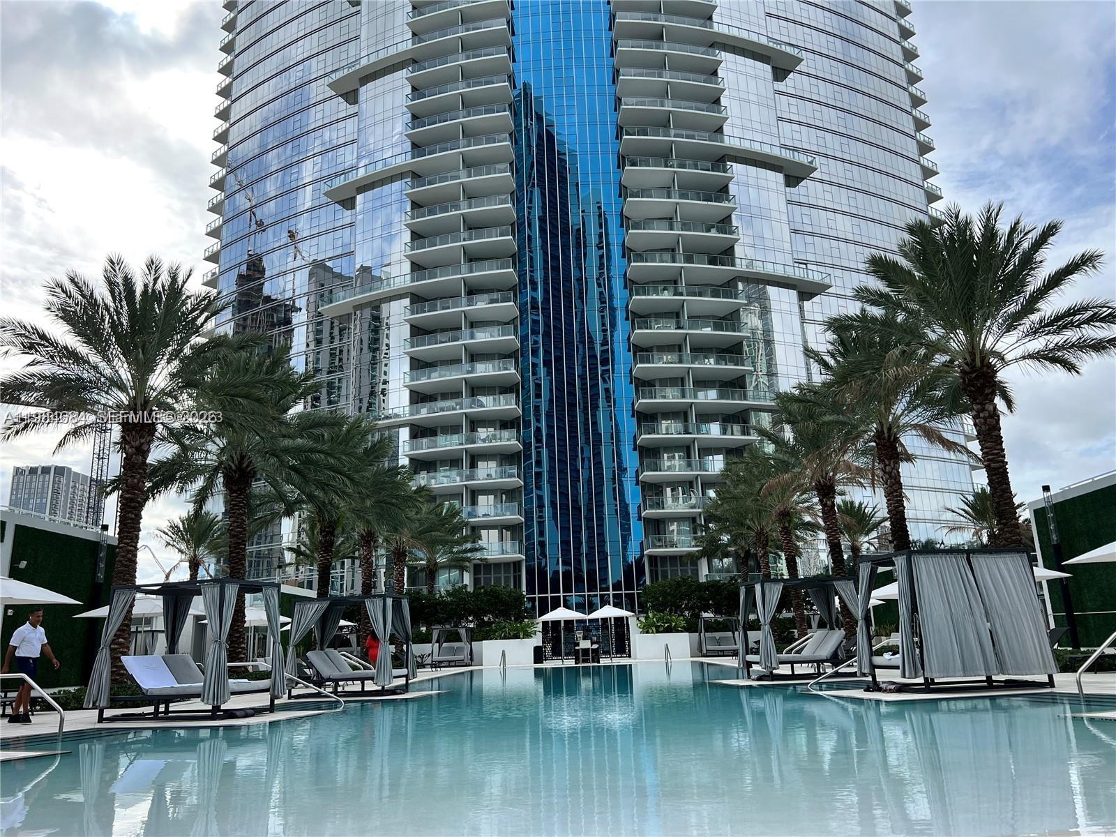 PARAMOUNT MIAMI WORLD - Residential